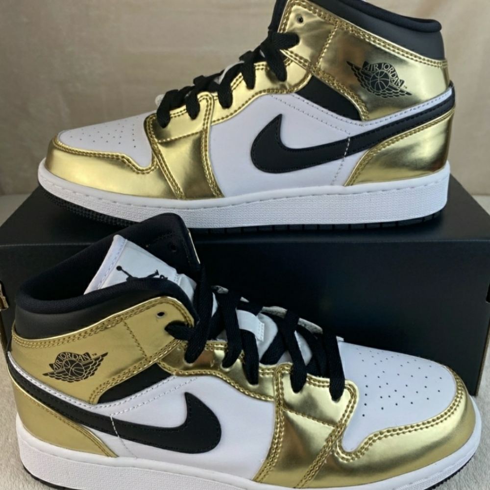 New Jordan 1 Mid Metallic GS